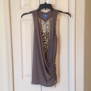 Top size s t-back sheer grey front/pattern back